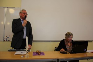 Årsmötets ordförande Erik Nilsson öppnar mötet